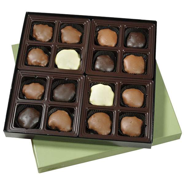 Pecan Puppets® 16 Piece Gift Box
