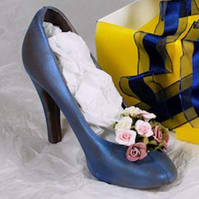 Large Rose Bouquet Chocolate Shoe